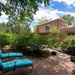 Historic Garden Retreat Santa Fe