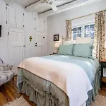 Holiday home Historic Garden Retreat *