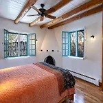 Holiday home Historic Garden Retreat *