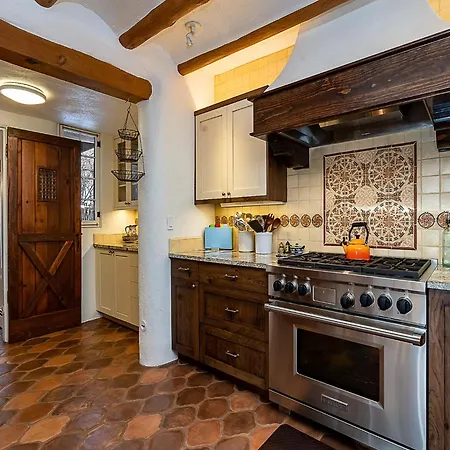 Historic Garden Retreat Santa Fe