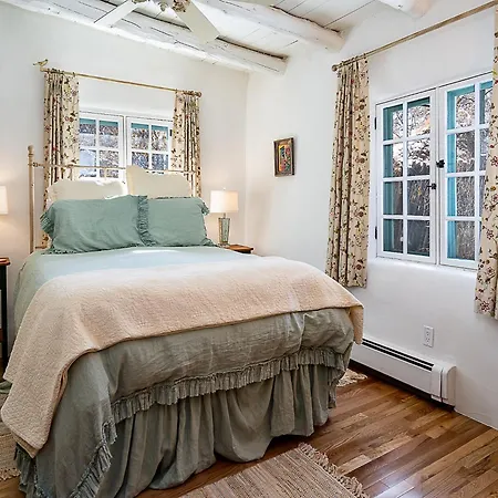 Holiday home Historic Garden Retreat