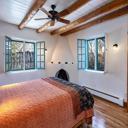 Holiday home Historic Garden Retreat *